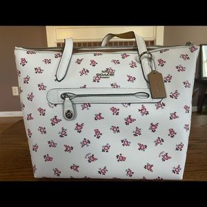 Genuine Coach Floral Bloom Tote **NWT**